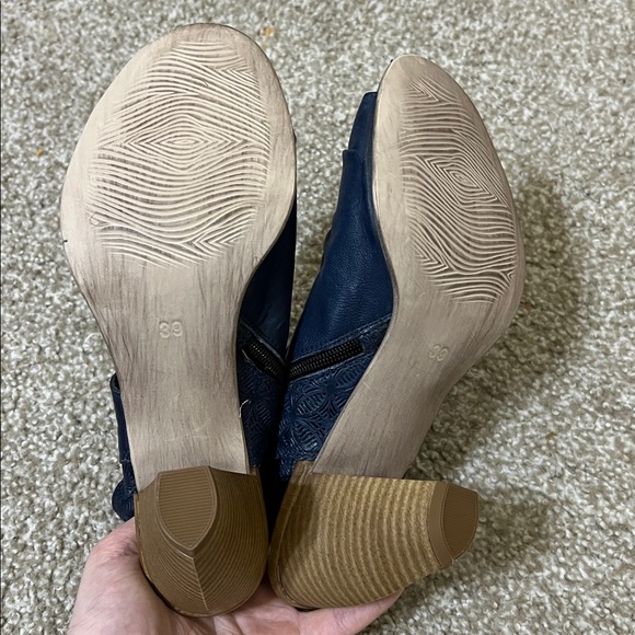 Miz Mooz Navy Leather Peep Toe Cone Heel Sandal Women’s 39 - Picture 5 of 6